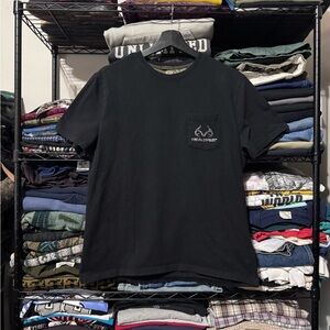 Realtree Black Short Sleeve Pocket T-Shirt with Logo